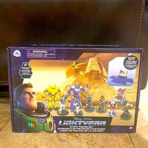 Disney Pixar Lightyear Story Figure Set w/ 2 Articulated Figures NEW New in Box